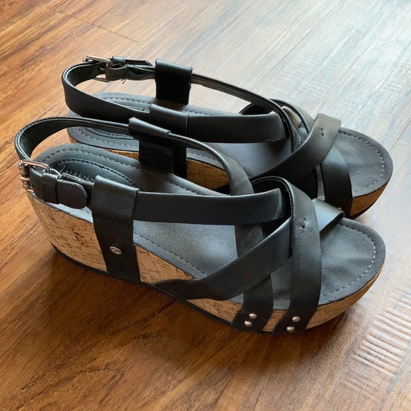 bussola Shoes - Black Bussola platform sandals size 7